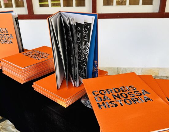 Livro e música marcam